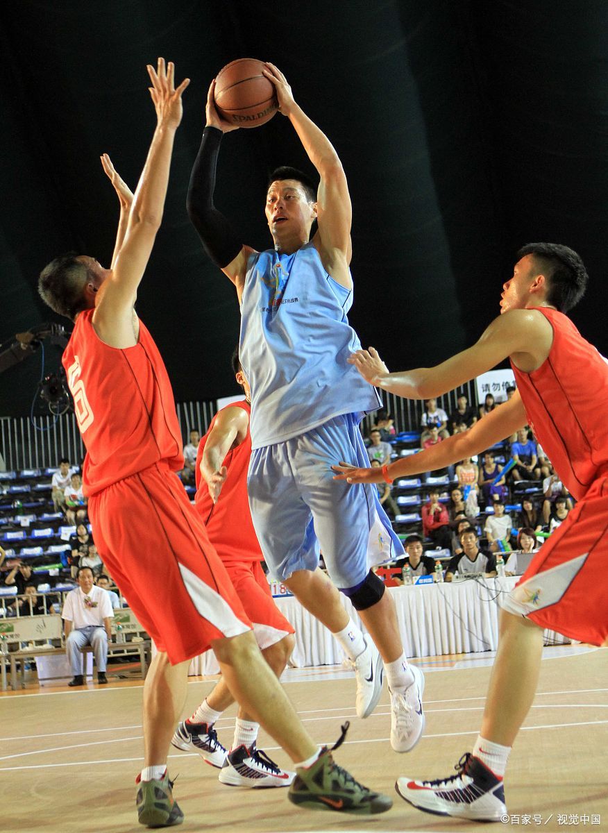 激情燃烧的球场，谁能拔得头筹